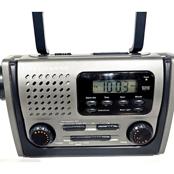 Electrohome Hand Crank Emergency  Radio Alarm Clock Flashlight Blink PCR138E - Picture 6 of 16